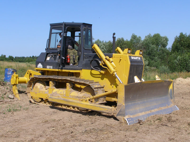 Бульдозер Shantui SD16