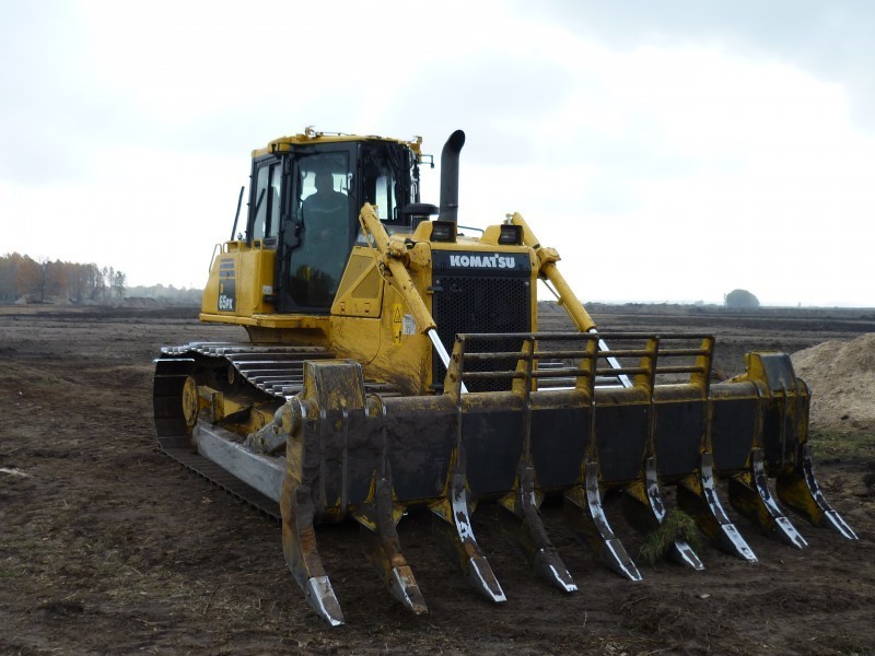 Бульдозер корчувач Komatsu D65PX