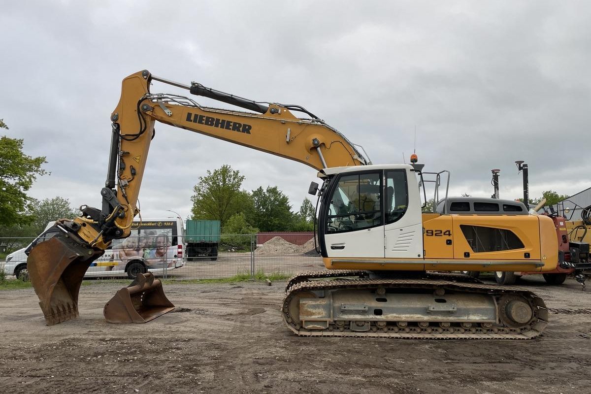 Гусеничний екскаватор Liebherr R 924