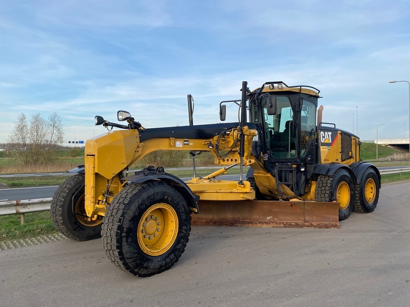 Грейдер Caterpillar 160M