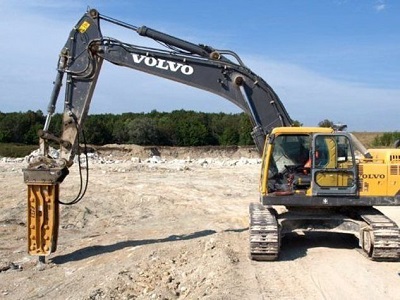 Гусеничний екскаватор з гідромолотом 33 тонн