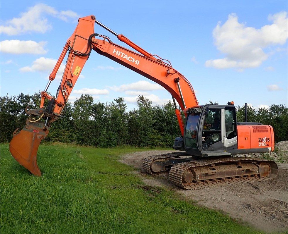 Гусеничний екскаватор Hitachi ZX210LC