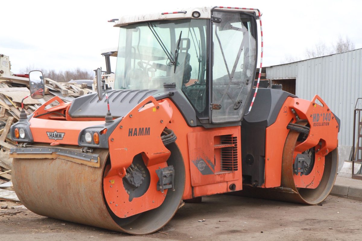 Каток асфальтний HAMM HD140