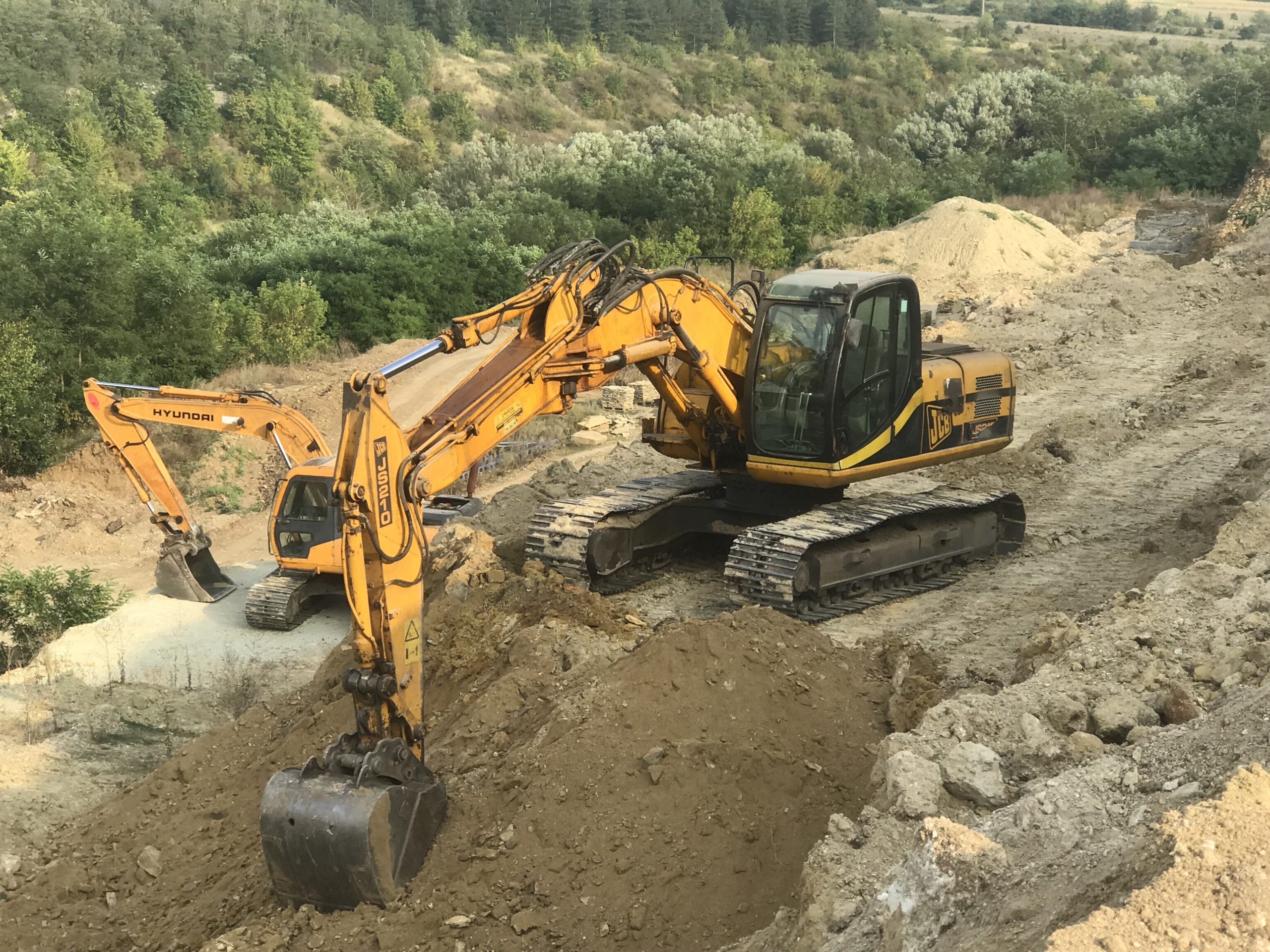 Гусеничный экскаватор JCB JS 205NLC