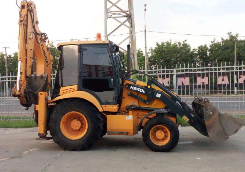 Екскаватор-навантажувач Hyundai H940S