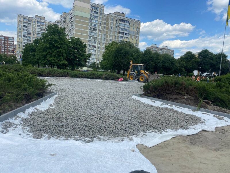 Реконструкція скверу в Дарницькому районі м. Києва