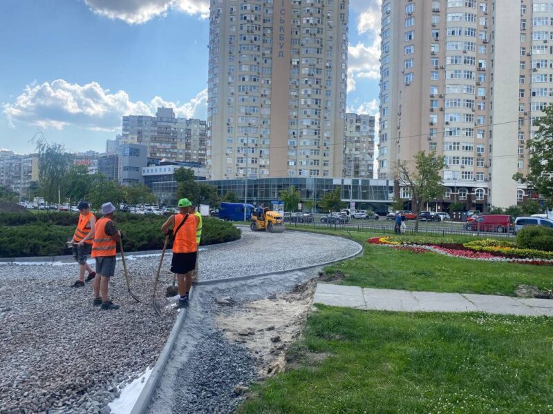 Реконструкція скверу в Дарницькому районі м. Києва
